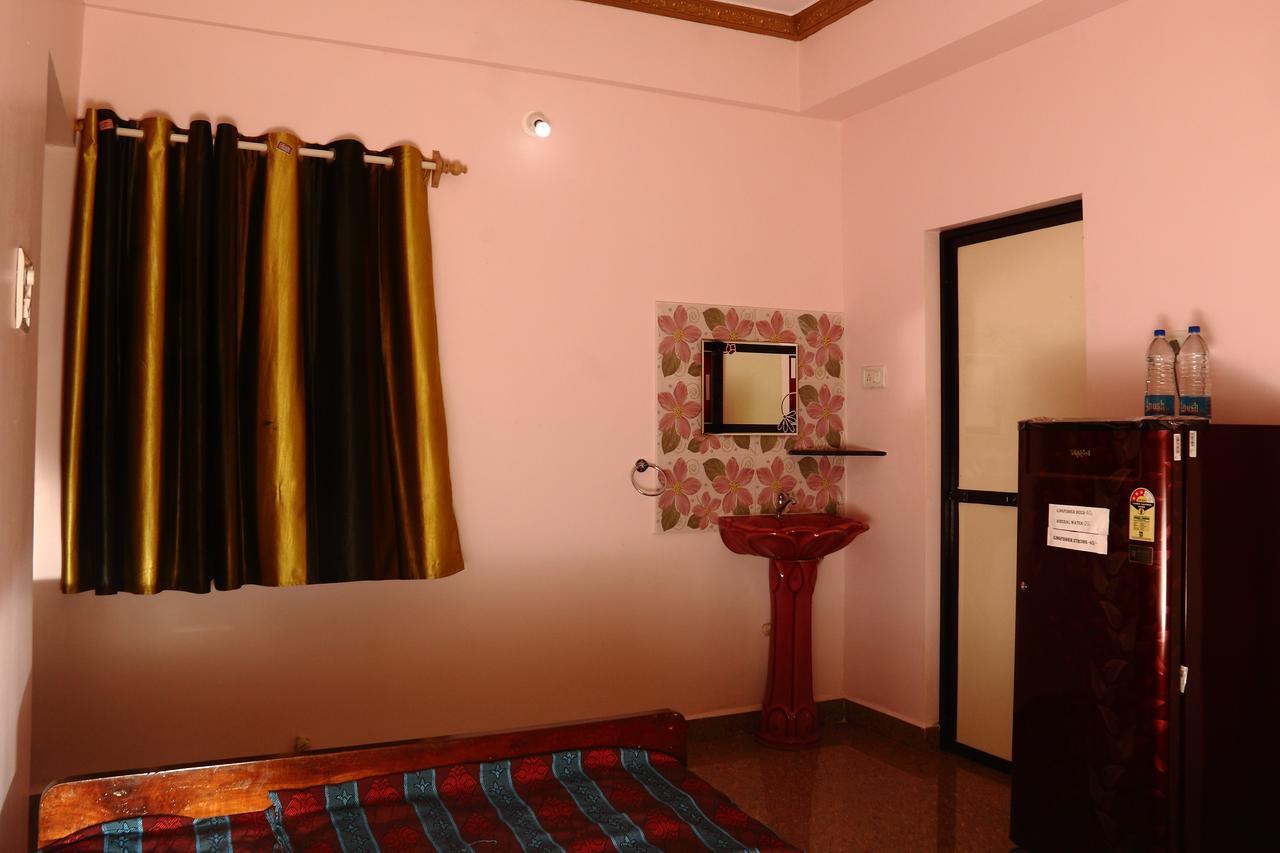 Sai Guru Guest House 안주나 외부 사진